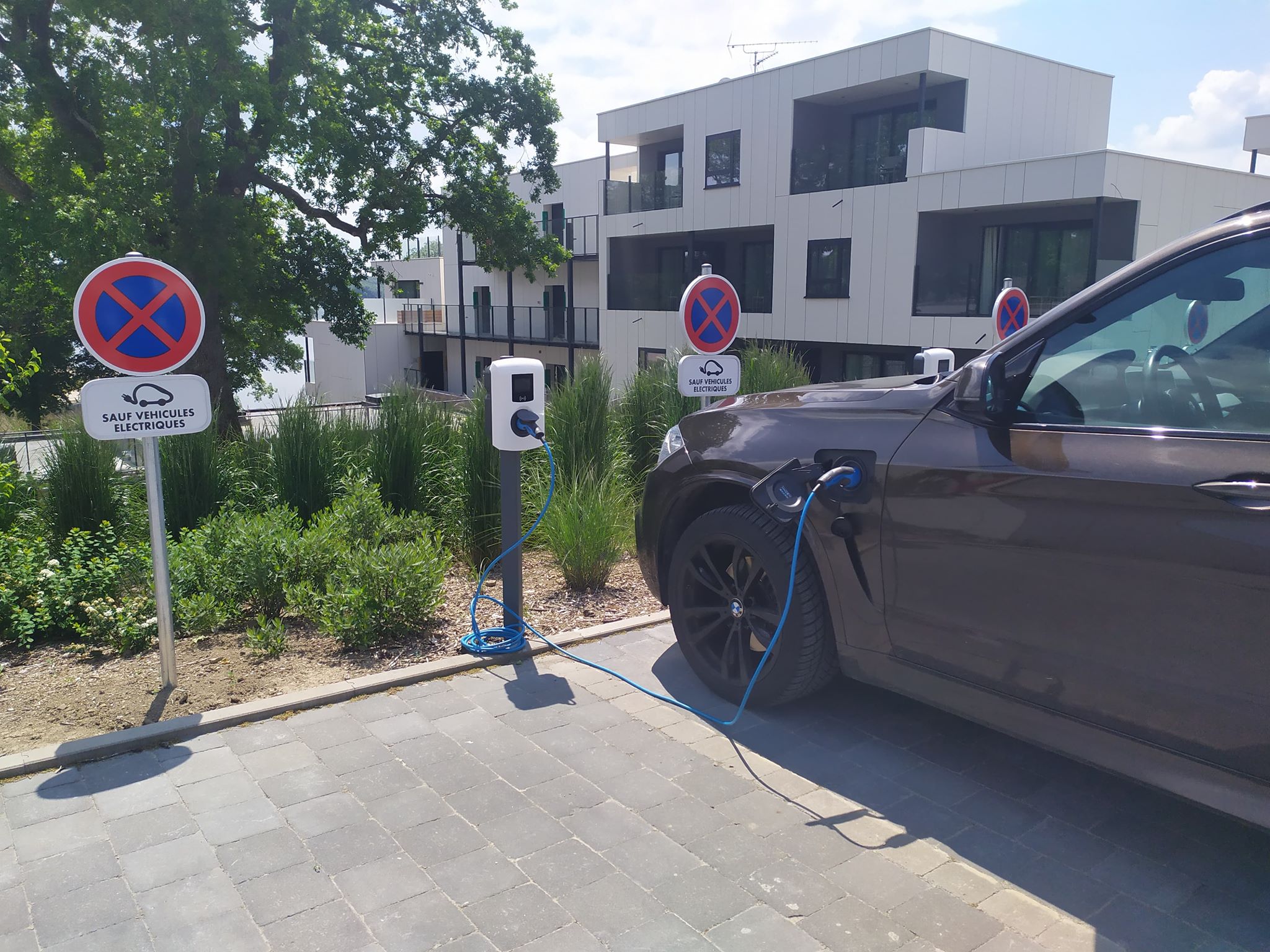 hotel avec borne recharge electrique belgique